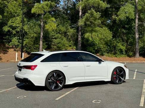 Used 2022 Audi RS 6 w/ Executive Package AWD/4WD image 13