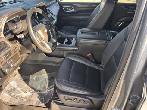 Used 2023 Chevrolet Suburban LT image 13