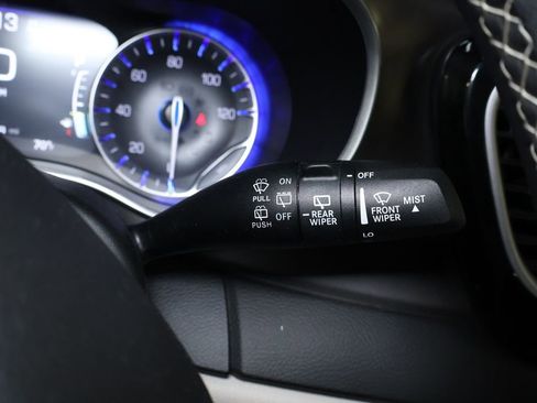 Used 2024 Chrysler Pacifica Touring-L image 26