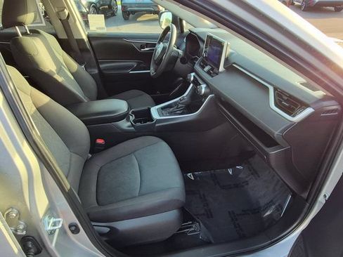 Used 2024 Toyota RAV4 XLE FWD image 5