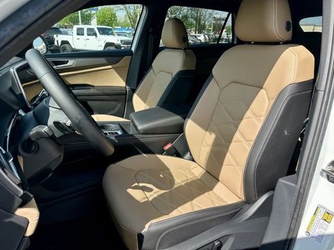 New 2026 Volkswagen Atlas Cross Sport SE AWD/4WD image 13
