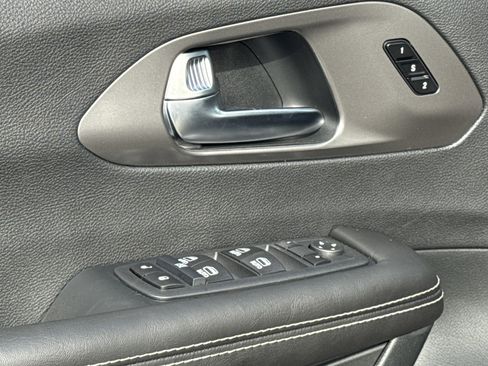 New 2026 Chrysler Pacifica Select image 13