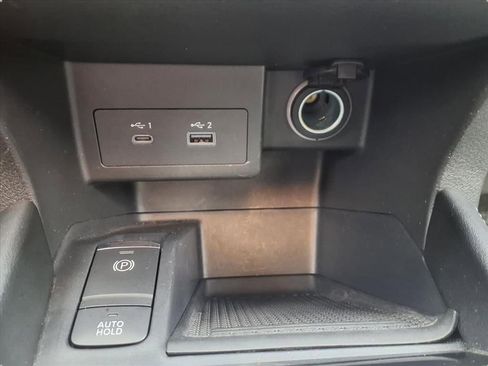 Certified 2021 Nissan Kicks SR w/ SR Premium Package image 10