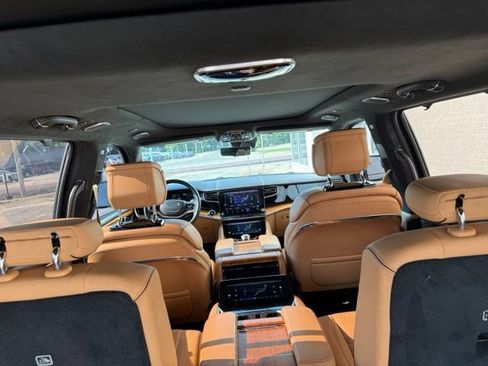 Used 2022 Jeep Grand Wagoneer Series III AWD/4WD image 31