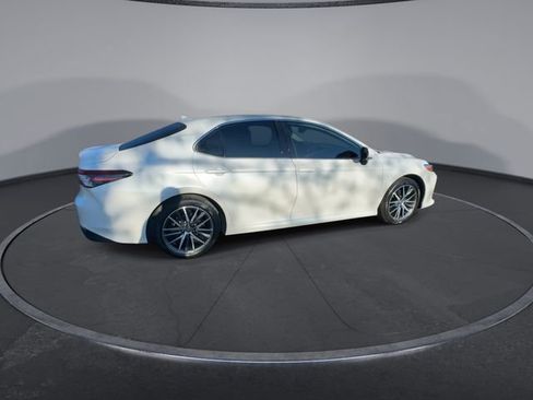 Used 2024 Toyota Camry XLE image 17