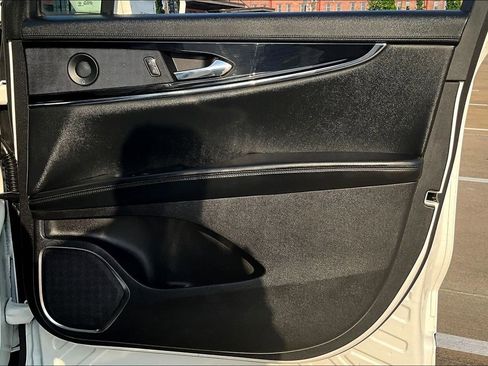 Used 2021 Lincoln Nautilus Reserve w/ Cargo Utility Package image 25