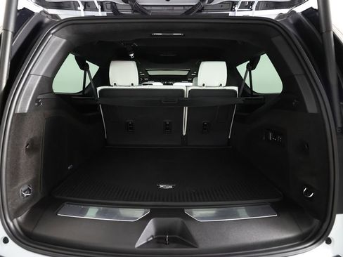Used 2026 Cadillac Escalade ESV Platinum Sport w/ LPO, ONYX Package AWD/4WD image 13