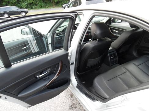 Used 2015 BMW 320i xDrive Sedan AWD/4WD image 18