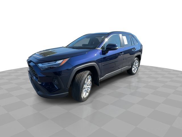 Used 2025 Toyota RAV4 XLE Premium AWD/4WD image 4