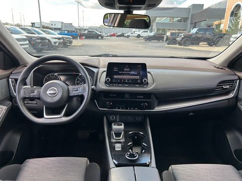 Used 2023 Nissan Rogue SV AWD/4WD image 9
