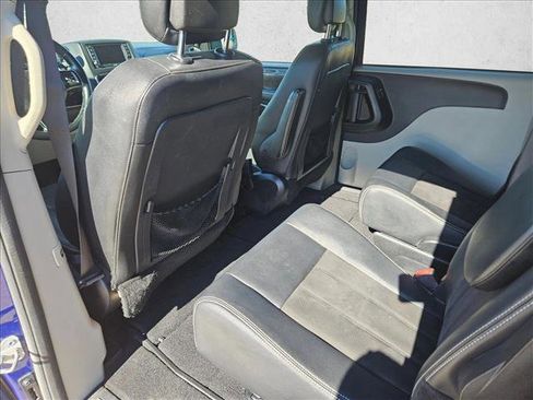 Used 2020 Dodge Grand Caravan SXT image 19