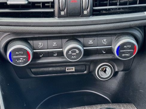 Used 2022 Alfa Romeo Giulia Ti w/ Active Assist Plus Package RWD image 16