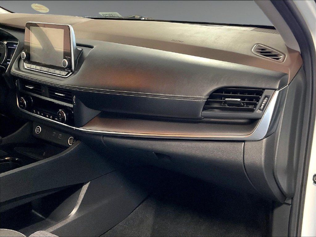 Certified 2023 Nissan Rogue SV AWD/4WD image 13