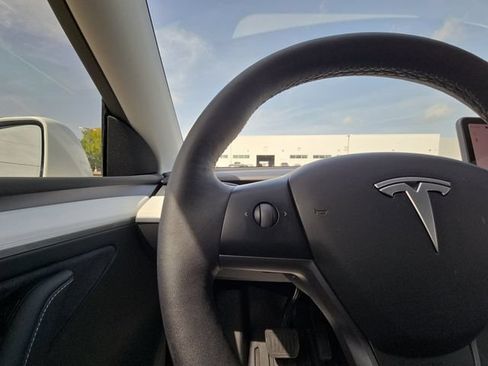 Used 2023 Tesla Model Y Long Range AWD/4WD image 11