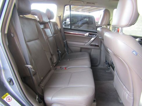 Used 2017 Lexus GX 460 Premium w/ Premium Package AWD/4WD image 14