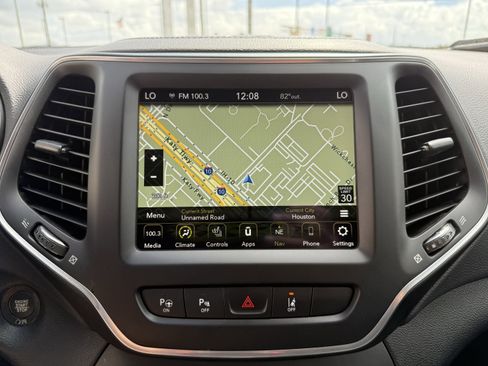 Used 2023 Jeep Cherokee Altitude Lux image 21