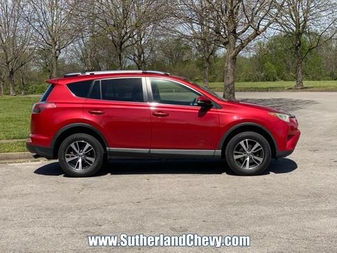 Used 2017 Toyota RAV4 XLE FWD image 8