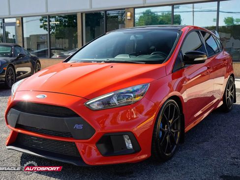 Used 2018 Ford Focus RS AWD/4WD image 3