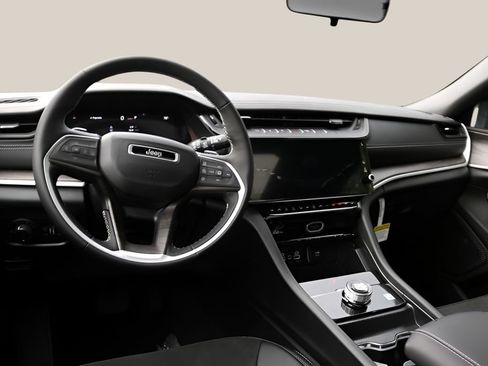 New 2026 Jeep Grand Cherokee Altitude RWD image 13