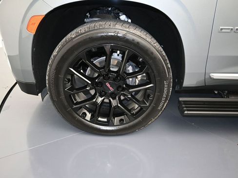 Certified 2024 GMC Yukon Denali image 10