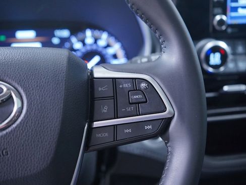 Used 2022 Toyota Highlander XLE image 20