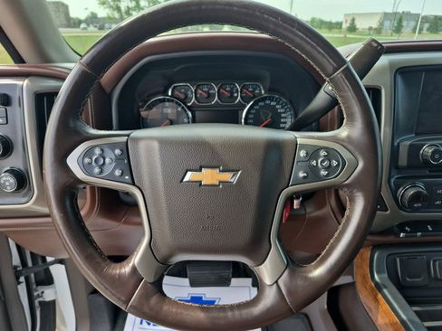 Used 2018 Chevrolet Silverado 1500 High Country image 14