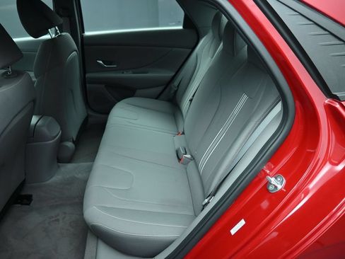 Certified 2021 Hyundai Elantra SEL FWD image 20