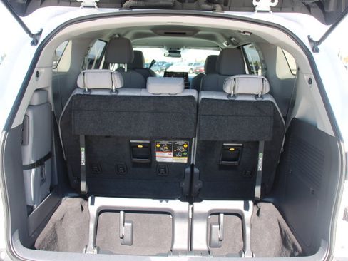 Certified 2024 Toyota Sienna LE AWD/4WD image 14