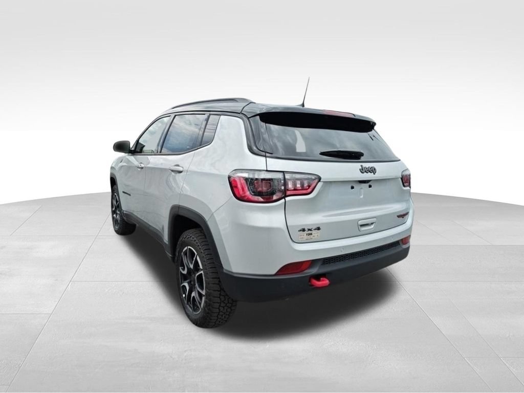 New 2026 Jeep Compass Trailhawk w/ Sun, Sound & Navigation Group AWD/4WD image 3