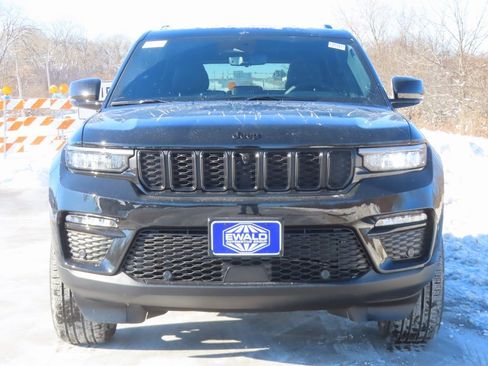 New 2025 Jeep Grand Cherokee Limited w/ Luxury Tech Group II image 17