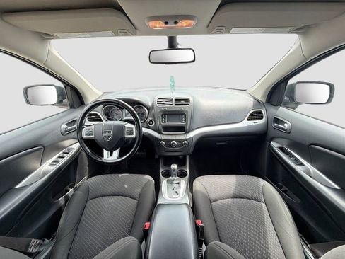 Used 2019 Dodge Journey SE w/ Connectivity Group FWD image 12