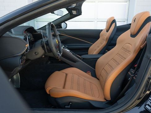 Used 2025 Ferrari Roma Spider RWD image 33