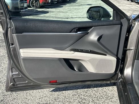 Used 2022 Toyota Camry LE image 22