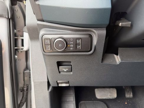 Used 2024 Ford Bronco Outer Banks image 9