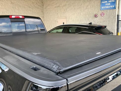 Used 2015 Chevrolet Silverado 3500 LTZ AWD/4WD image 33