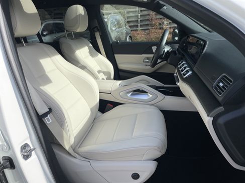 Certified 2025 Mercedes-Benz GLS 450 4MATIC image 53