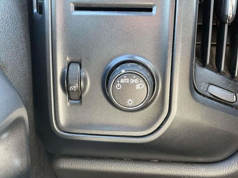 Used 2018 GMC Sierra 1500 2WD Regular Cab image 14