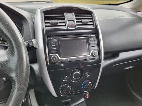 Used 2017 Nissan Versa Note SR image 13