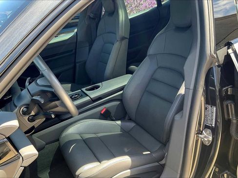 Used 2024 Porsche Taycan image 7