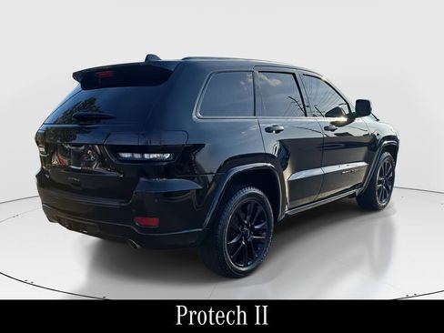 Used 2020 Jeep Grand Cherokee Altitude image 5