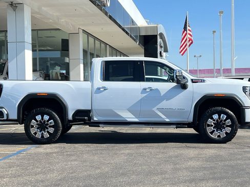 New 2026 GMC Sierra 2500 Denali w/ Denali Reserve Package AWD/4WD image 4