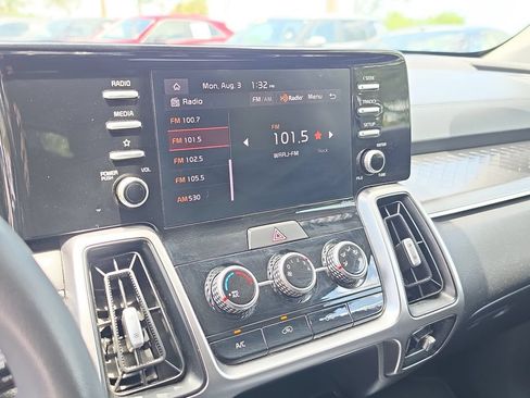 Used 2022 Kia Sorento LX FWD image 23