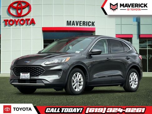 Used 2020 Ford Escape SE image 1