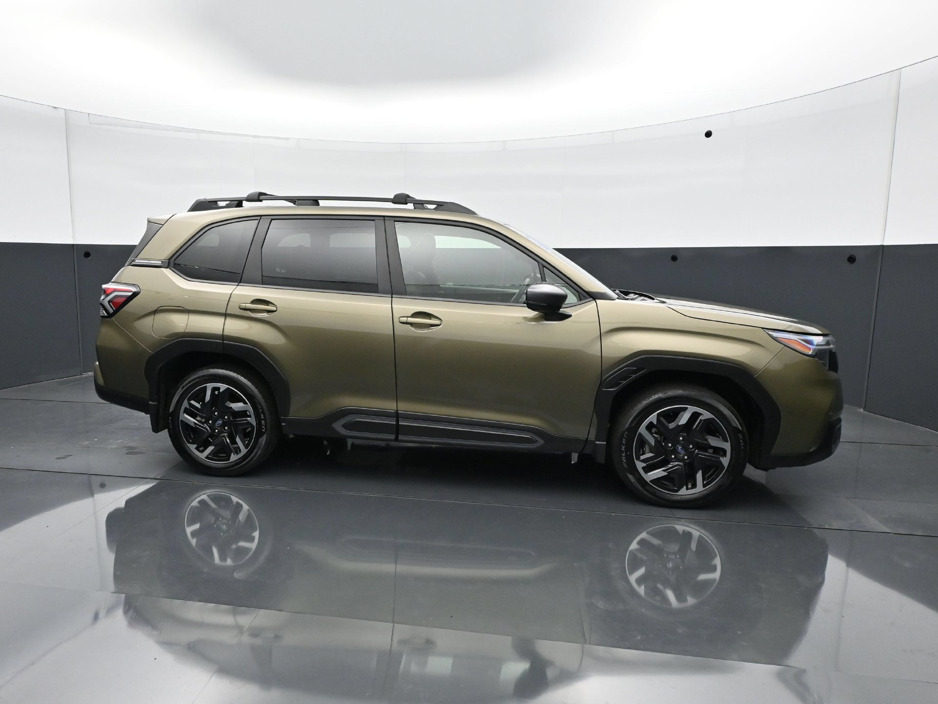 Used 2025 Subaru Forester Limited AWD/4WD image 8