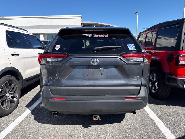 Used 2020 Toyota RAV4 XLE w/ Convenience Package AWD/4WD image 3
