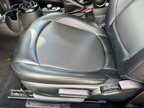 Used 2017 MINI Cooper 2-Door Hardtop image 17