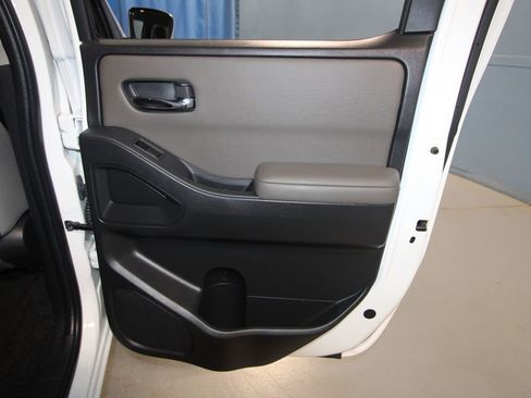 Used 2023 Nissan Frontier SV w/ SV Convenience Package image 26