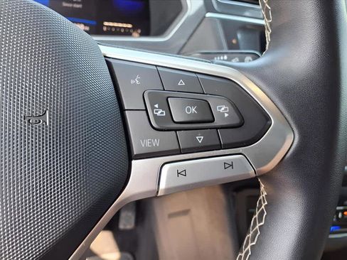 Used 2022 Volkswagen Tiguan SE image 22