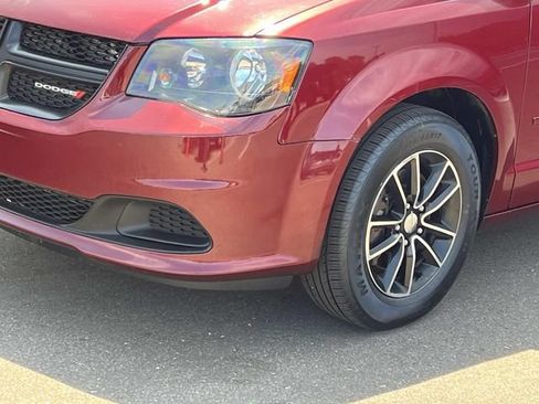 Used 2017 Dodge Grand Caravan SE FWD image 8