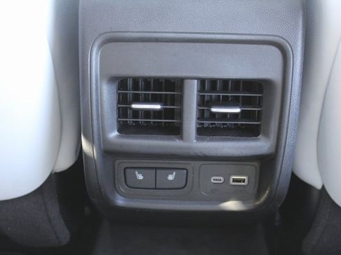 Used 2025 Cadillac XT4 Sport image 18